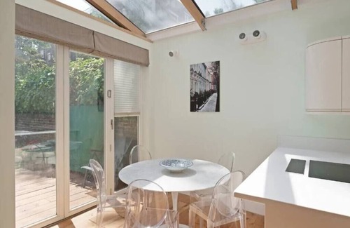 Westbourne Apartment | Beautiful 2-Bed Notting Hill Apt with Garden