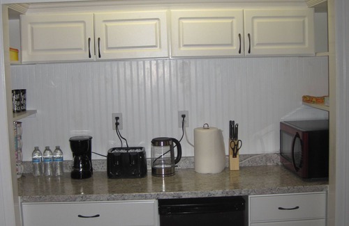 Citrus Heights Apartment | Beautiful 2 Bedroom Suite and Bath W/Private Entrance "A"