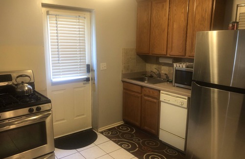 South Weber House | Beautiful 2 bedroom 1 bathroom guest house