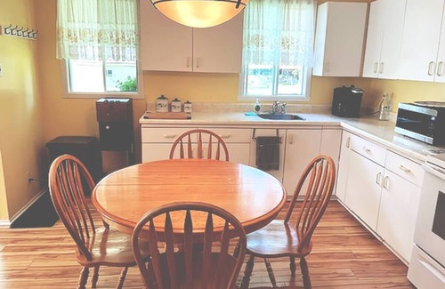 South Glengarry Cottage | Beautiful 2 Bedroom 4-Season Cottage