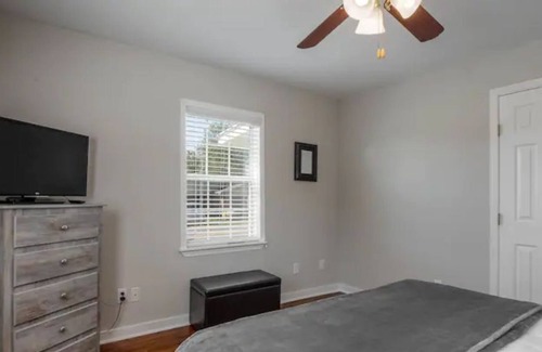 Tuscaloosa Cottage | Beautiful 2 bedroom Cottage minutes from UA!