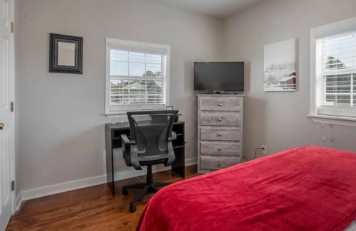 Tuscaloosa Cottage | Beautiful 2 bedroom Cottage minutes from UA!