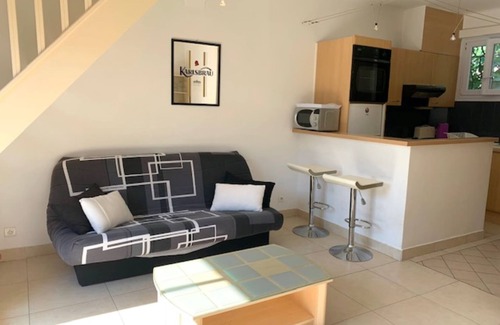 Saint-Aygulf Apartment | Beautiful 2 rooms sunny, 300m/sea, large terrace