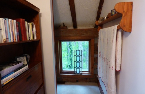 Acton Cabin | Beautiful, 200 year old Log home - Secluded, 30 Min. from Downtown