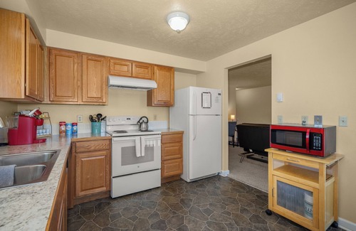 Spokane Valley Apartment | Beautiful 2BR APT 2 ⭑ Netflix & Keurig ⭑ Full Kitchen ⭑ WiFi ⭑ AC