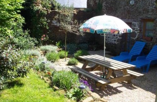 Saint-Simeon House | Beautiful 3-Bed Cottage in Passais-Villages