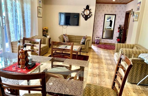 Nathia Gali Apartment | Beautiful 3 bedroom furnished Apartment facing towards the mountains