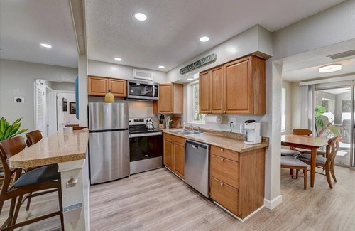 Walsingham House | Beautiful 3bd 2ba POOL Home near 15-20 min from Clearwater FL