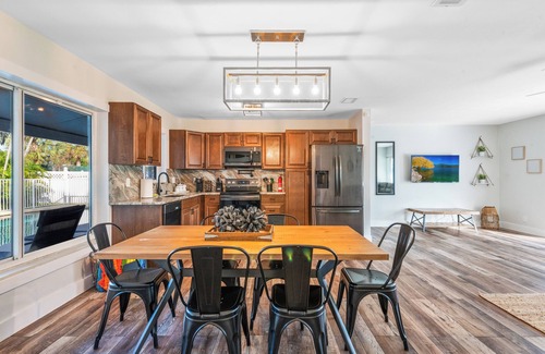 Survey Creek House | Beautiful 3BR/2BATH house HEATED Pool, grill, fenced yard, sleeps 8, remodeled,