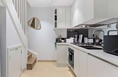 Surry Hills House | Beautiful 3BR House Close to Central Station