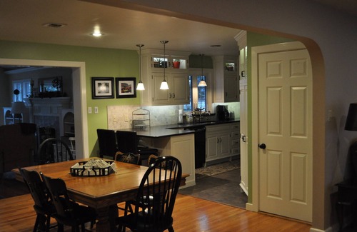 Witmer House | Beautiful 4 Bedroom Home, Minutes to Sight and Sound, middle of Amish Country