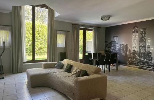 Zwijndrecht Villa | Beautiful 4 bedroom Villa close to Antwerp
