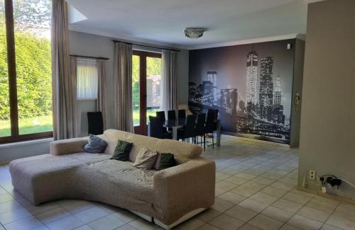 Zwijndrecht Villa | Beautiful 4 bedroom Villa close to Antwerp