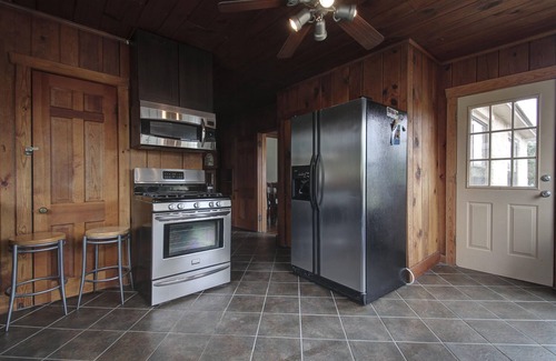 Buda House | Beautiful 5 Acre Hill Country Retreat with Pool, Hot Tub and Outdoor Kitchen!