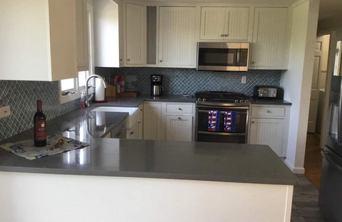 Tom Nevers House | BEAUTIFUL 5 BEDROOM DOG FRIENDLY HOME IN TOM NEVERS