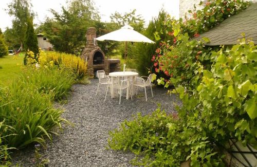 Engreux House | Beautiful and Authentic Cottage, cleaning included