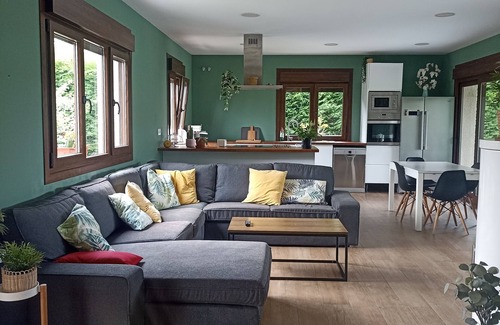 Meiras Ski Chalet | Beautiful and comfortable country house in Meirás, gated property.