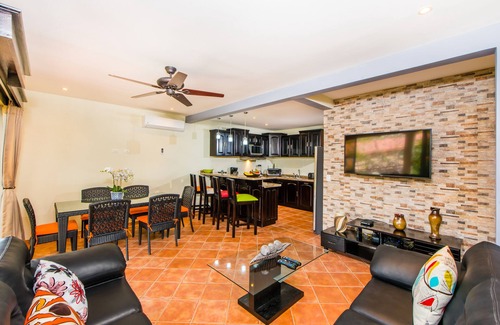 Coco Sunset Hills Condo | Beautiful and comfortable Two Bedrooms Beach Condo