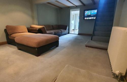 Billericay Apartment | Beautiful and Cozy 2 Bedroom Apartment Billericay