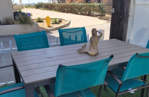 Marina Peninsula Apartment | Beautiful and Spacious 1 Bed, Steps to the Beach!