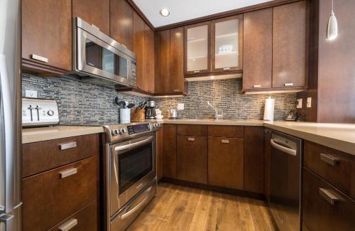 Blueberry Hill House | Beautiful and Spacious 2Br Condo by Harmony Whistler