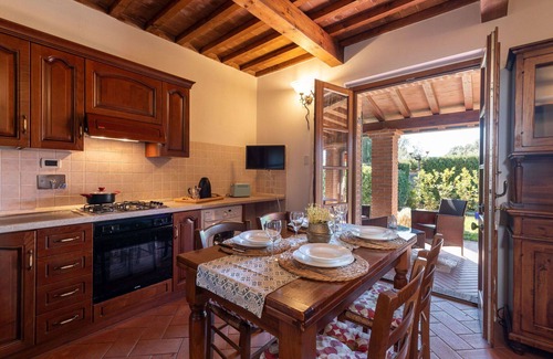 La Pesta House | Beautiful apartment in villa for 2 guests with A/C, WIFI, TV, terrace, pets allowed and parking