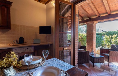 La Pesta House | Beautiful apartment in villa for 2 guests with A/C, WIFI, TV, terrace, pets allowed and parking