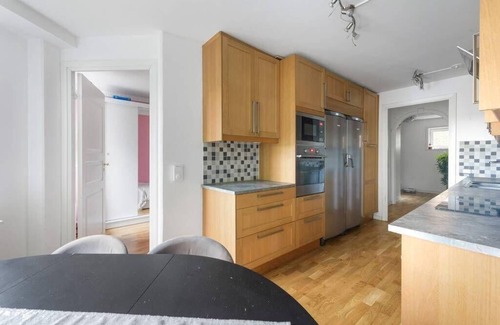 Norsborg Apartment | Beautiful apartment close to metro station, shops and amazing nature.