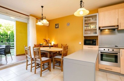 Balatonoszod Apartment | Beautiful apartment for 5 people with A/C, WIFI, TV, balcony, pets allowed and parking