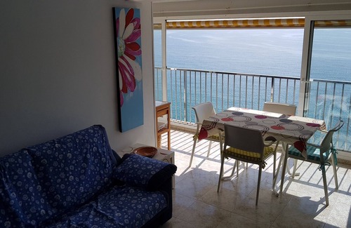 Platja d'Aro Apartment | Beautiful apartment in residence feet in water