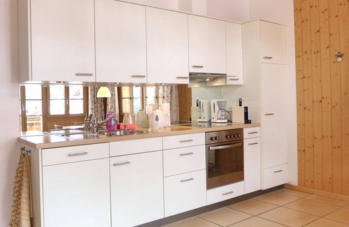 Kandersteg Apartment | Beautiful apartment for 4 people with WIFI, TV, balcony, panoramic view and parking