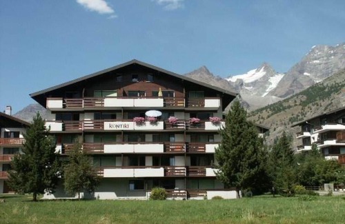 Saas-Fee Apartment | Beautiful apartment for 4 guests with WIFI, TV, balcony and pets allowed