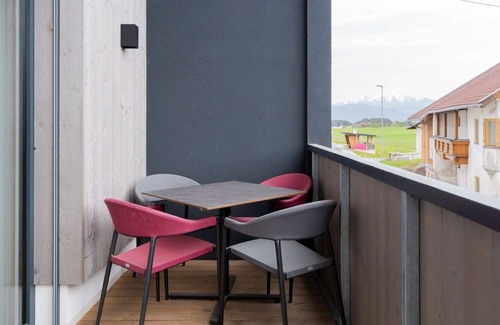Mieming Apartment | Beautiful apartment for 6 guests with WIFI, TV, patio and parking