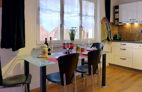 Boenigen Apartment | Beautiful apartment for 3 guests with A/C, WIFI, TV, terrace and parking