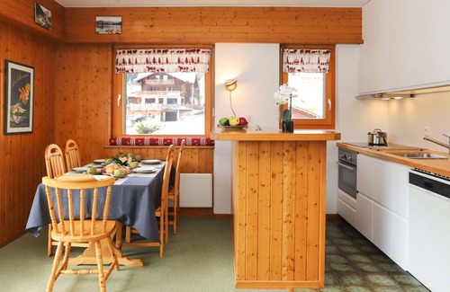 Champex-Lac Apartment | Beautiful apartment for 5 people with WIFI, TV, terrace, pets allowed and parking