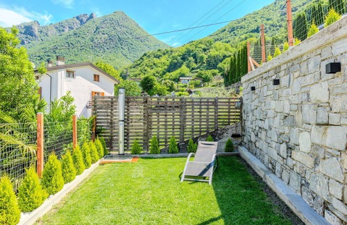 Verceia Apartment | Beautiful apartment for 8 people with WIFI, TV, patio and parking