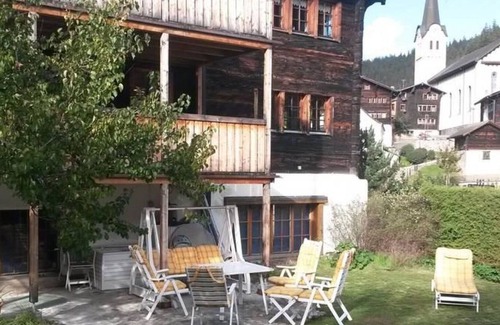 Reckingen Apartment | Beautiful apartment for 4 people with WIFI, TV, balcony, pets allowed and parking