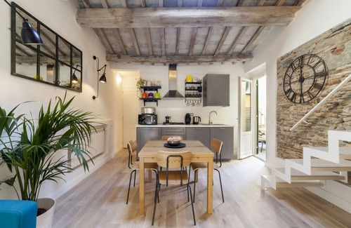 Santa Maria Novella Apartment | Beautiful apartment for 5 people with terrace in the heart of S. Lorenzo