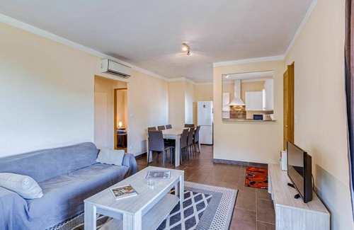 Pietroso Apartment | Beautiful apartment with A/C, pool, WIFI, TV, patio, pets allowed, panoramic view and parking