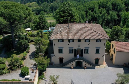 Crespina Villa | Beautiful apartment in villa with private pool, WIFI, TV, terrace, pets allowed and parking