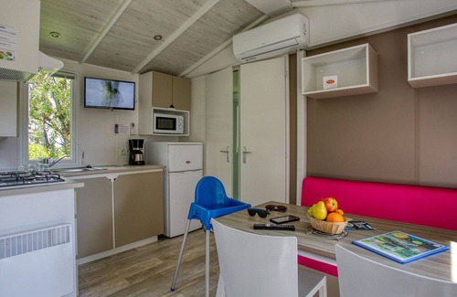Payrac House | Beautiful apartment in villa with hot tub, WIFI, A/C, pool, TV, terrace, pets allowed and parking