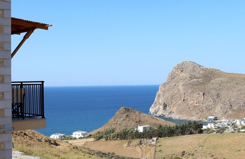 Lentas Apartment | Beautiful apartment in Lentas with sea view and pool