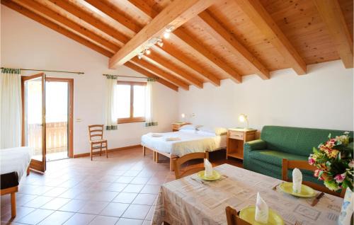Lamon Apartment | Beautiful Apartment In Lamon With Wifi
