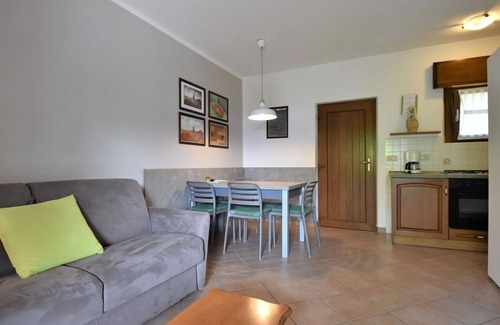 Vesta House | Beautiful apartment in villa for 5 people with WIFI, TV, terrace, pets allowed and parking