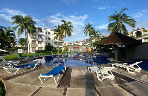 Manzanillo Apartment | Beautiful apartment with pool