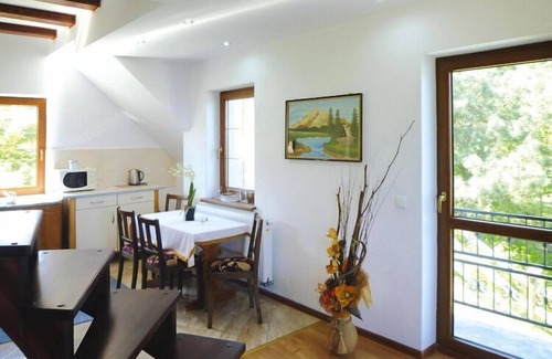 Lipnica Apartment | Beautiful Apartment in Prime Lakeside Spot