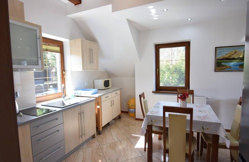 Lipnica Apartment | Beautiful Apartment in Prime Lakeside Spot