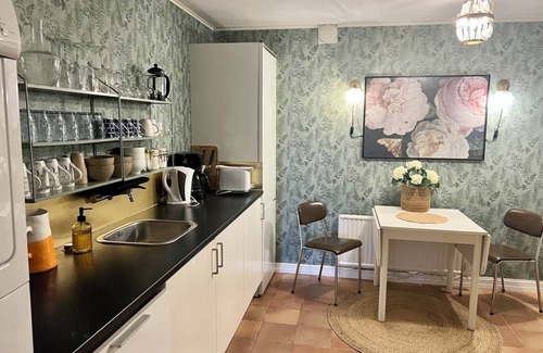 Bastad Apartment | Beautiful Båstad villa apartment in perfect location to Harbor, tennis, golf