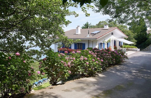 Getaria Cottage | BEAUTIFUL BASQUE HOUSE WITH MAGNIFICENT VIEWS.