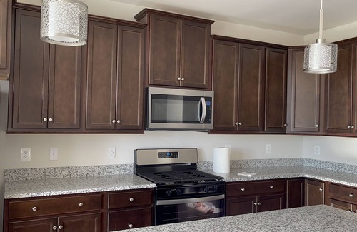 Frederick House | Beautiful brand new 4 bedroom townhome 5 mins from Frederick downtown